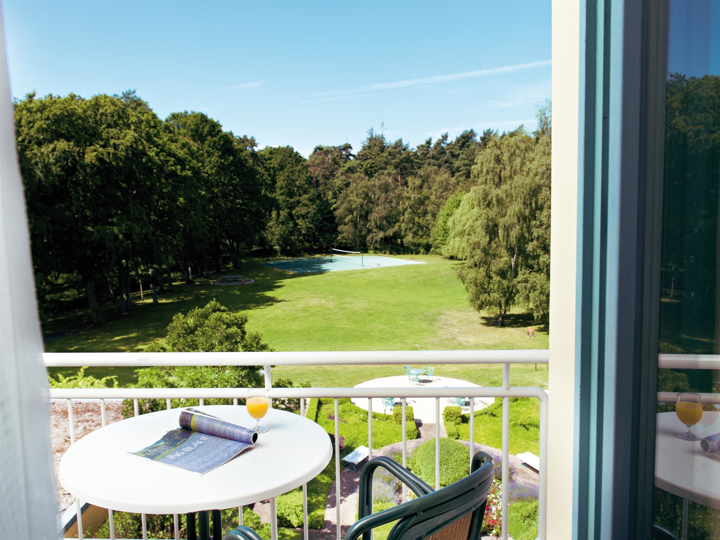 premium bedding, in-room safe, desk, free cots/infant beds