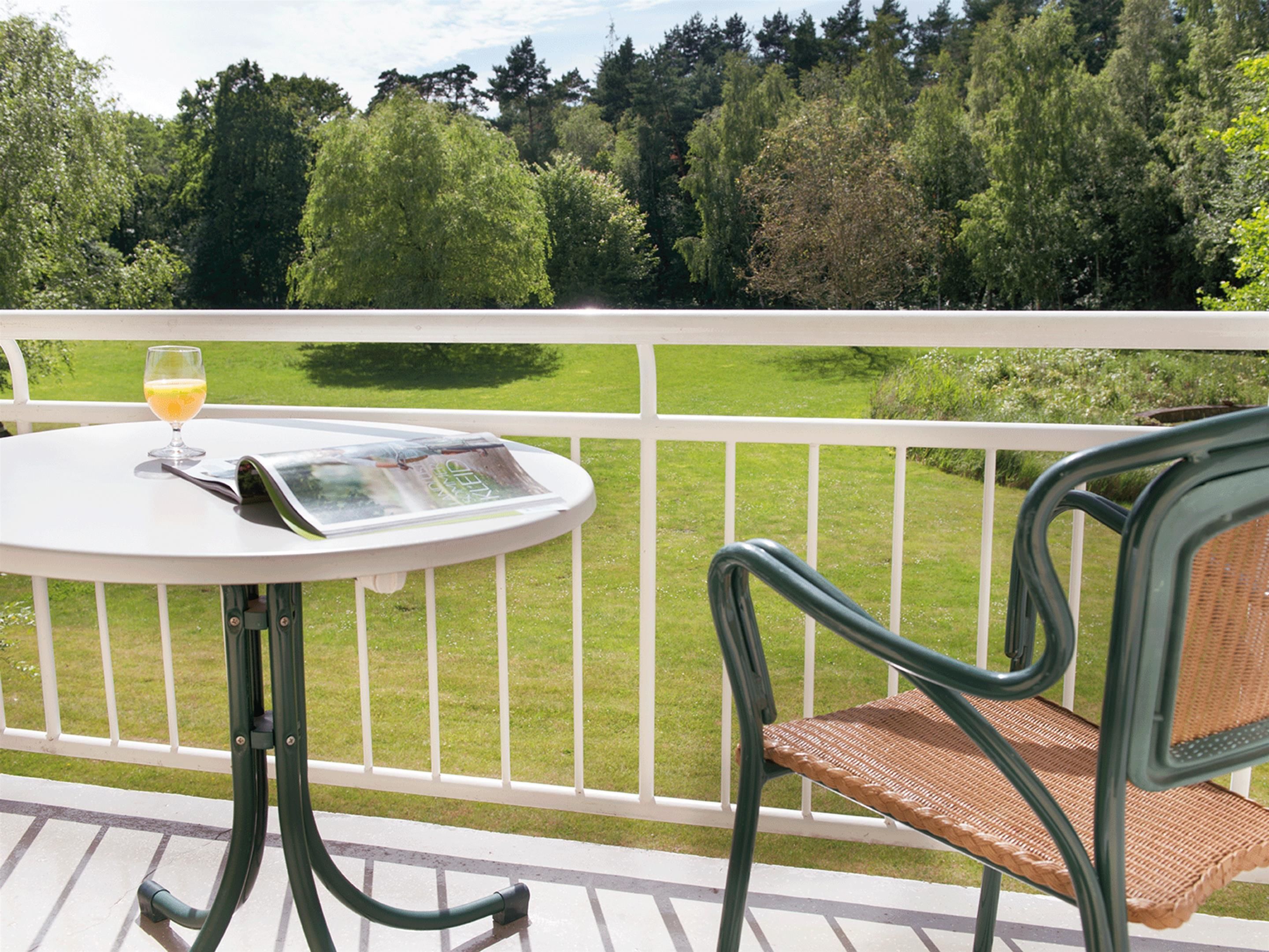 premium bedding, in-room safe, desk, free cots/infant beds