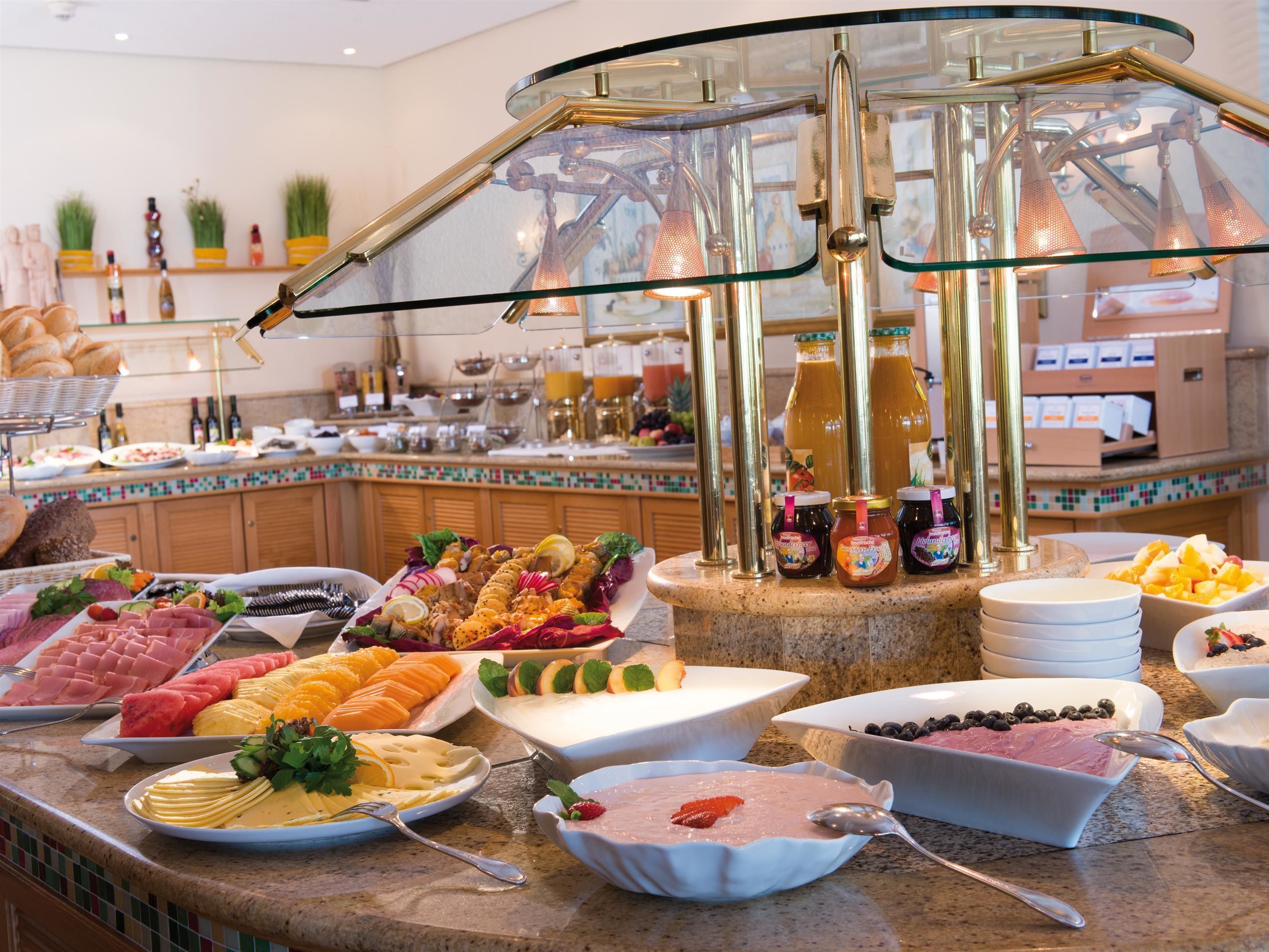 daily buffet breakfast (eur 22 per person)