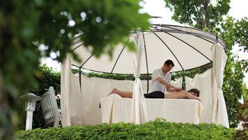 Sauna, steam room, body treatments, aromatherapy, hot stone massages