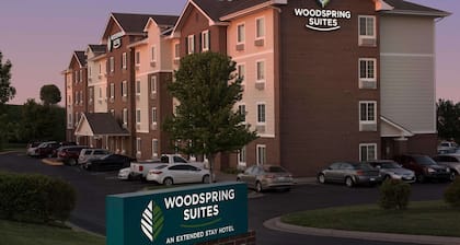 WoodSpring Suites Kansas City Lenexa