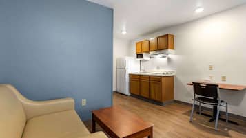 Desk, laptop workspace, iron/ironing board, free WiFi