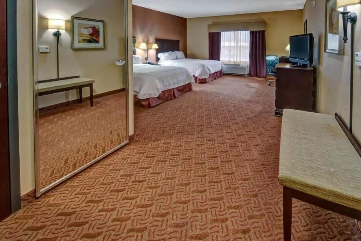 Premium bedding, pillow-top beds, in-room safe, desk