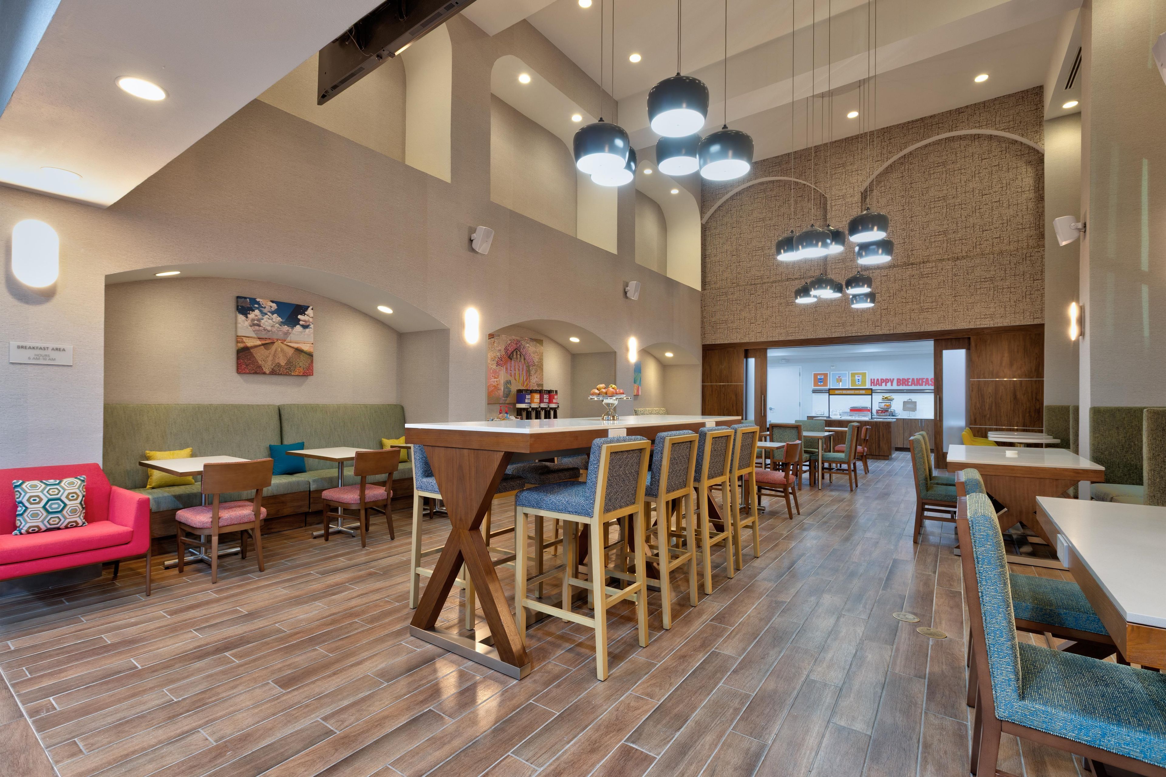 Buffet déjeuner gratuit tous les jours