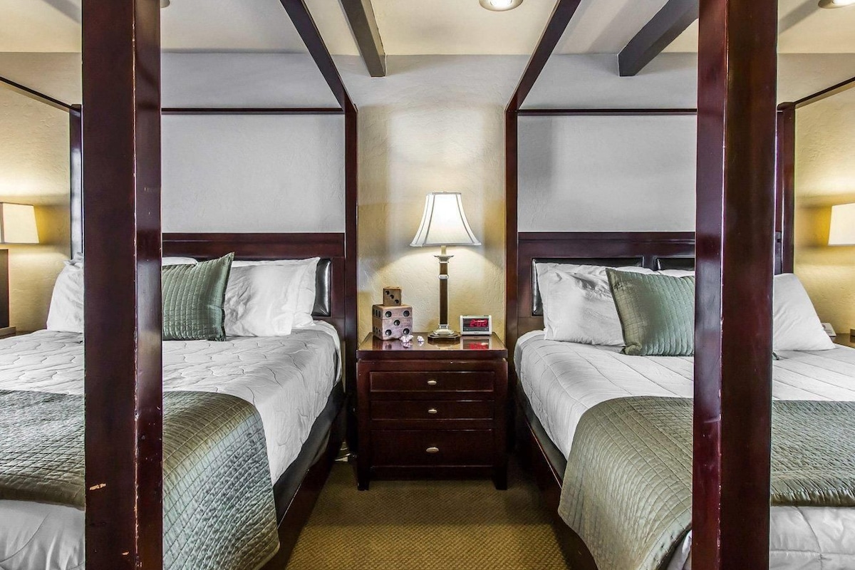 Soundproofing, free WiFi, bed sheets