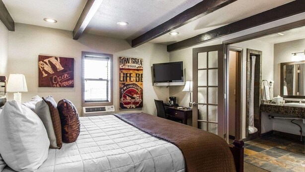 Unclassified image, 1 of 42, button - Rodeway Inn & Suites Williams Downtowner - Rte 66 (Williams)