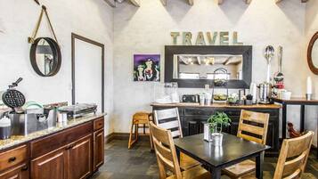 Free daily continental breakfast