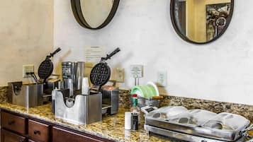 Desayuno continental gratuito y diario