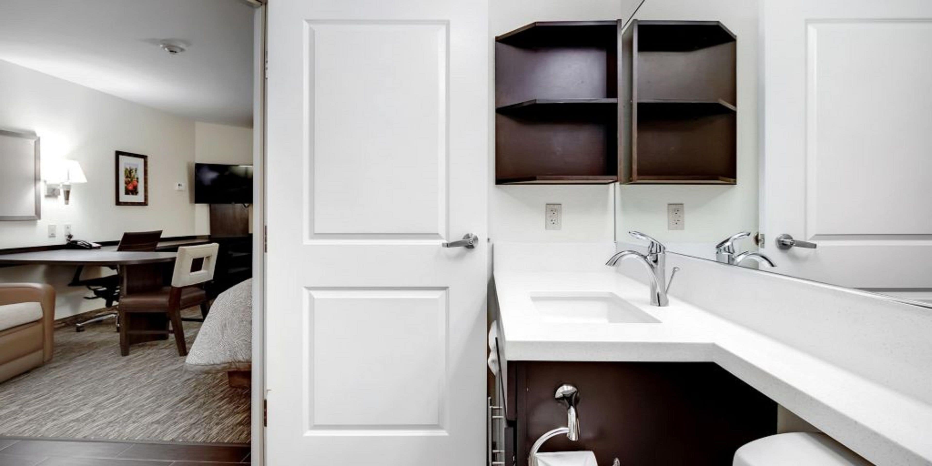 combined shower/bathtub, spring water bathtub, free toiletries