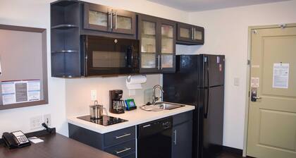 Candlewood Suites Pearl by IHG