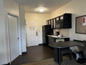 Desk, iron/ironing board, free WiFi, bed sheets - Candlewood Suites Olive Branch by IHG (Olive Branch)