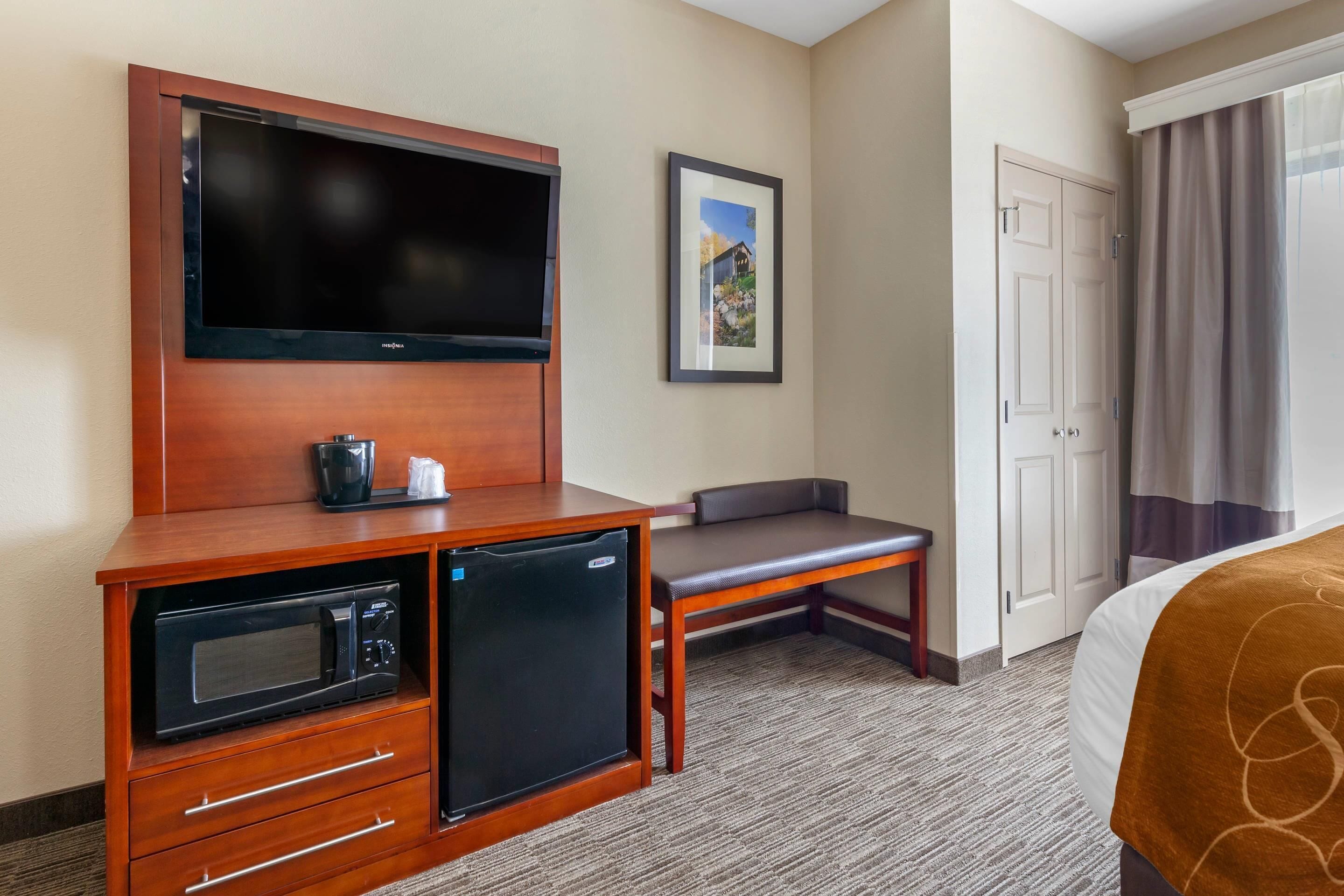 Desk, blackout curtains, iron/ironing board, free WiFi