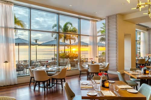 2 restaurants, breakfast, lunch, dinner served; Caribbean cuisine