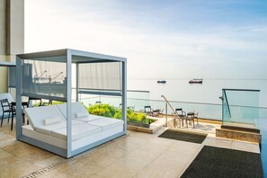 Outdoor pool, pool loungers