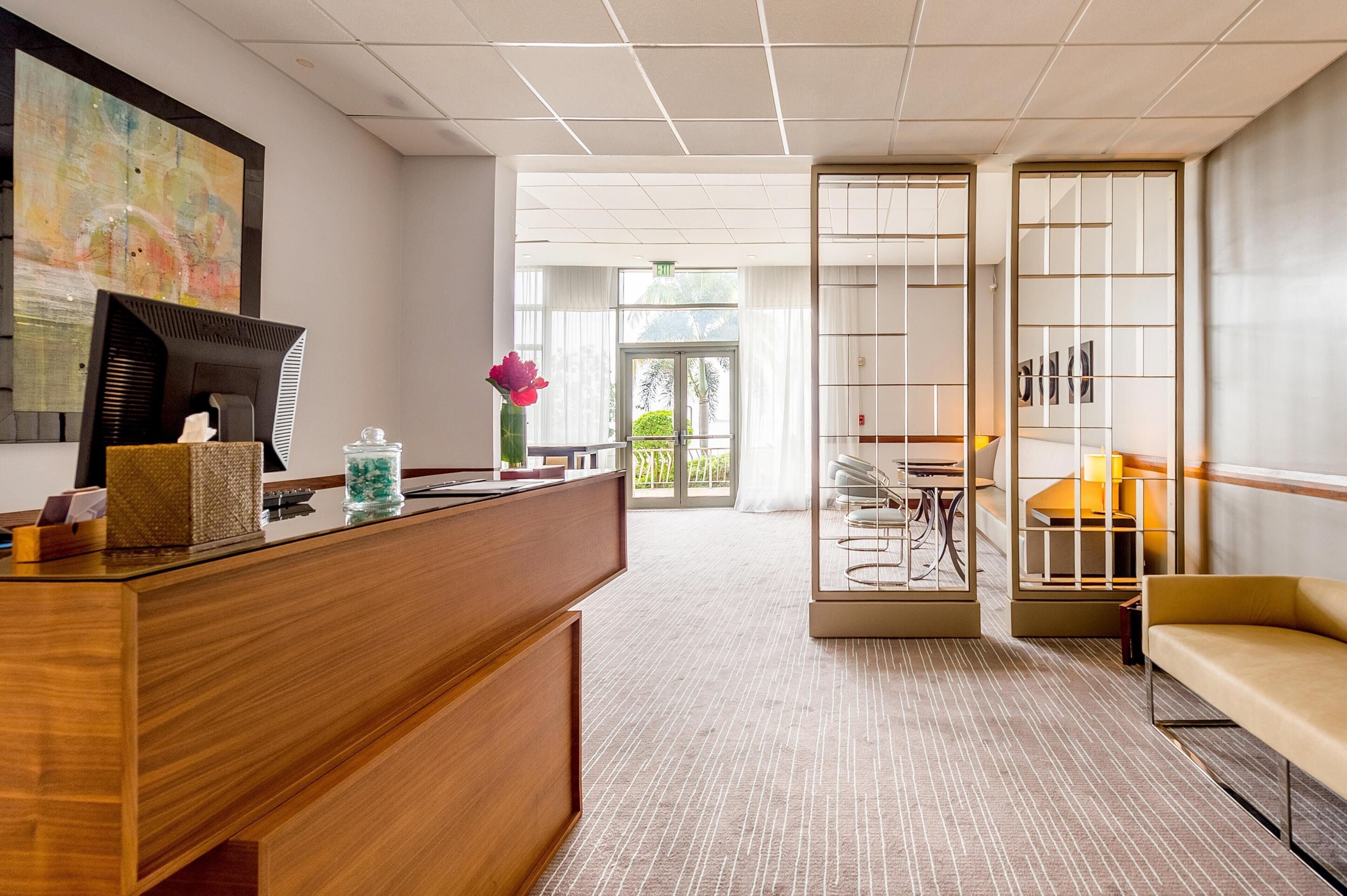 Lounge dans le hall, vue sur la mer, ouvert tous les jours