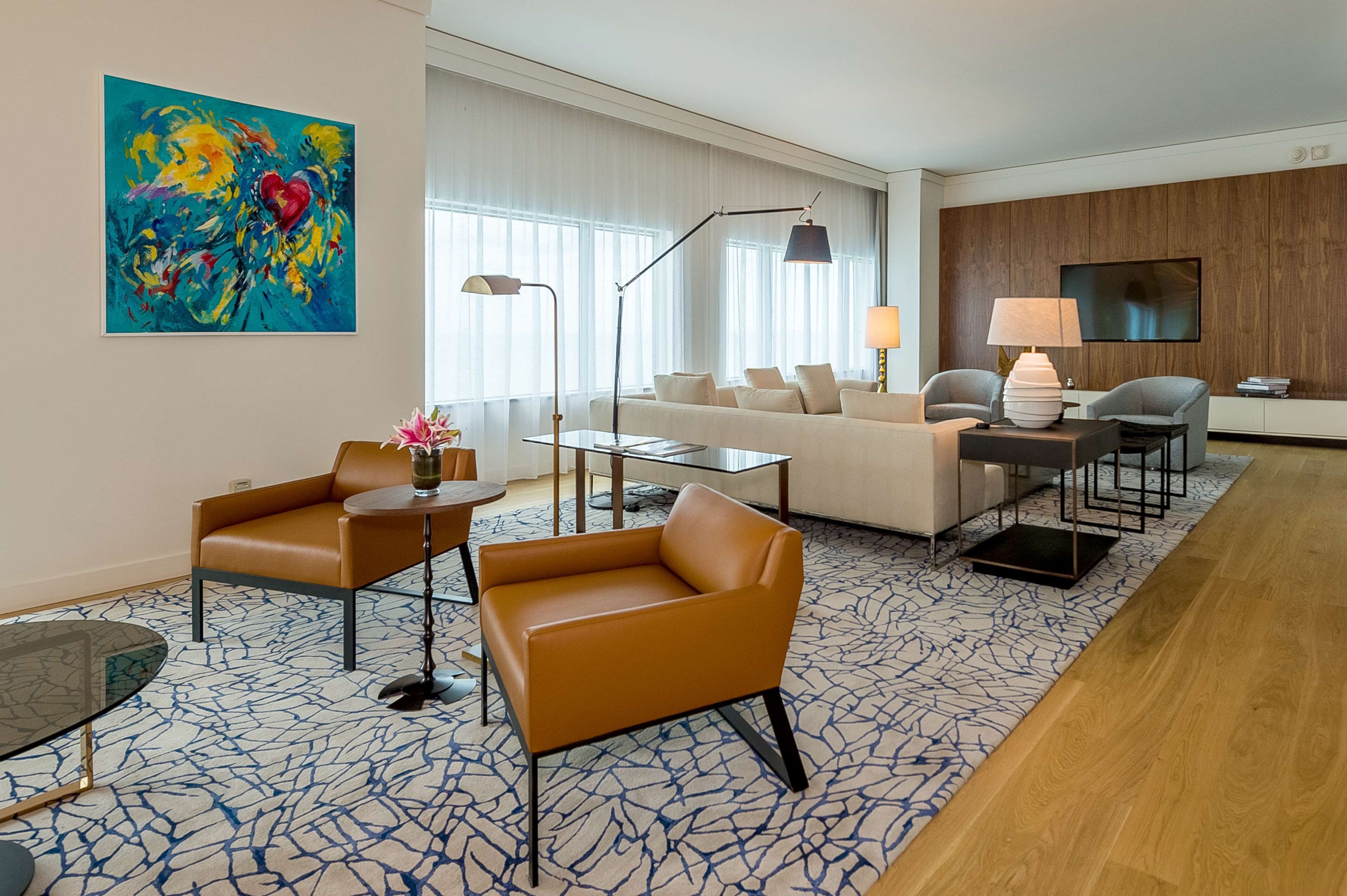 presidential suite | premium bedding, minibar, in-room safe, desk