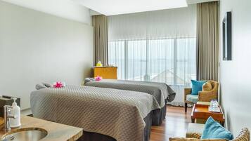 Couples treatment room(s), body treatments, hydrotherapy, aromatherapy