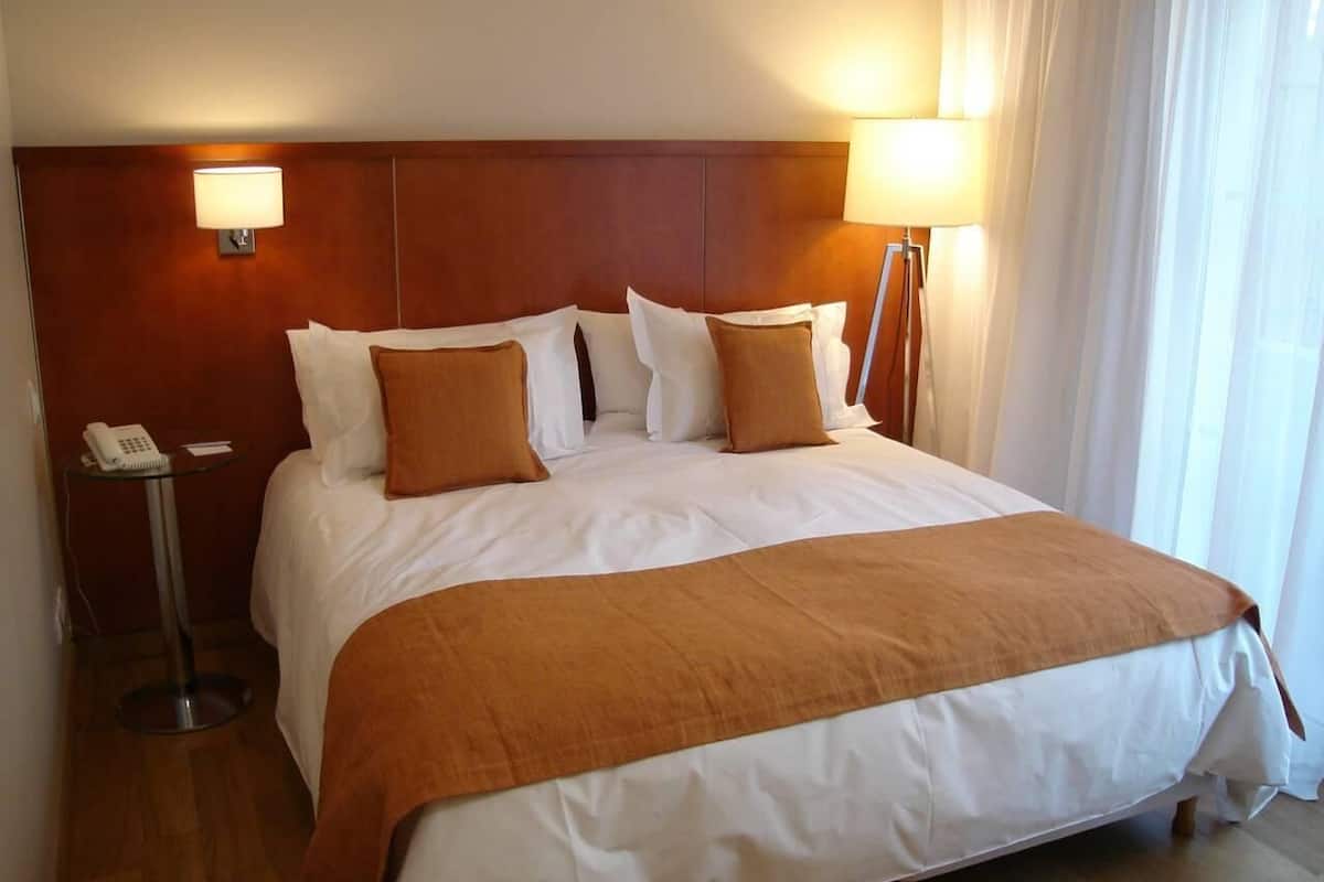 1 chambre, literie de qualité supérieure, couette en duvet d'oie