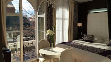 Suite (Baires) | Premium bedding, down duvets, pillow-top beds, minibar