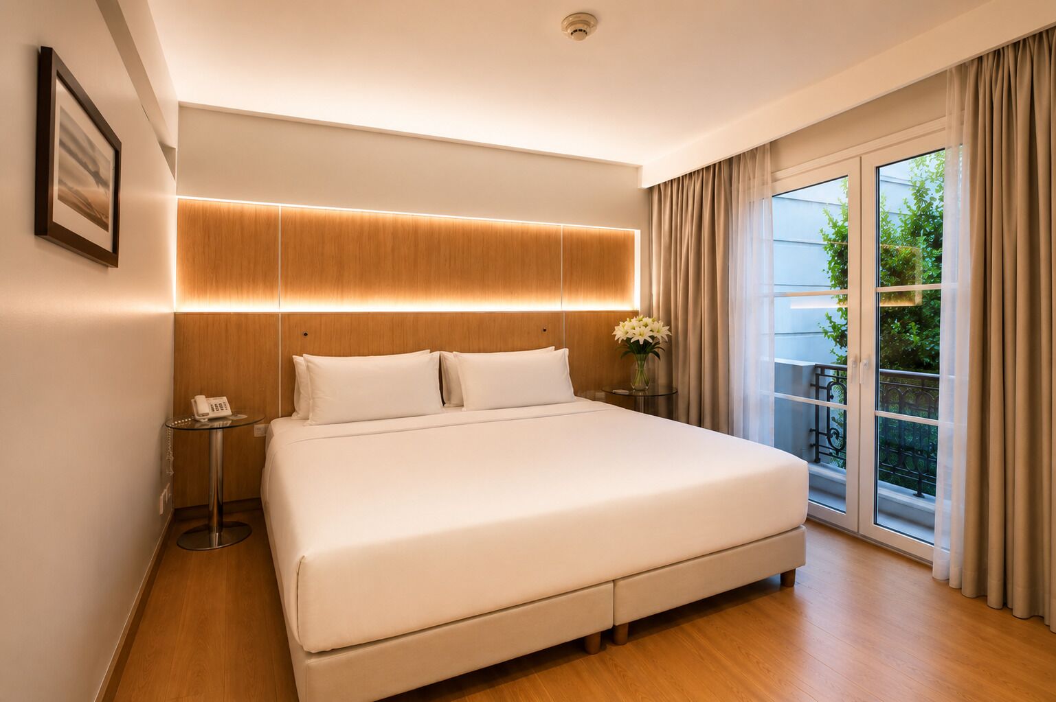 Superior tweepersoonskamer | Luxe beddengoed, donsdekens, pillowtop-bedden, een minibar