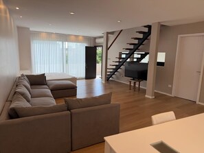 Televisión LCD 32 pulgadas con canales de televisión por cable