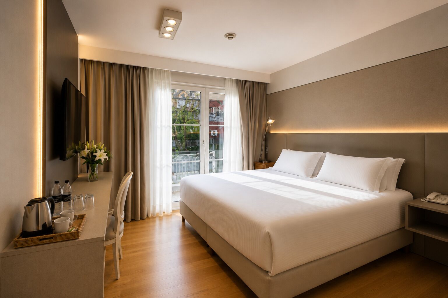 Superior tweepersoonskamer | Luxe beddengoed, donsdekens, pillowtop-bedden, een minibar