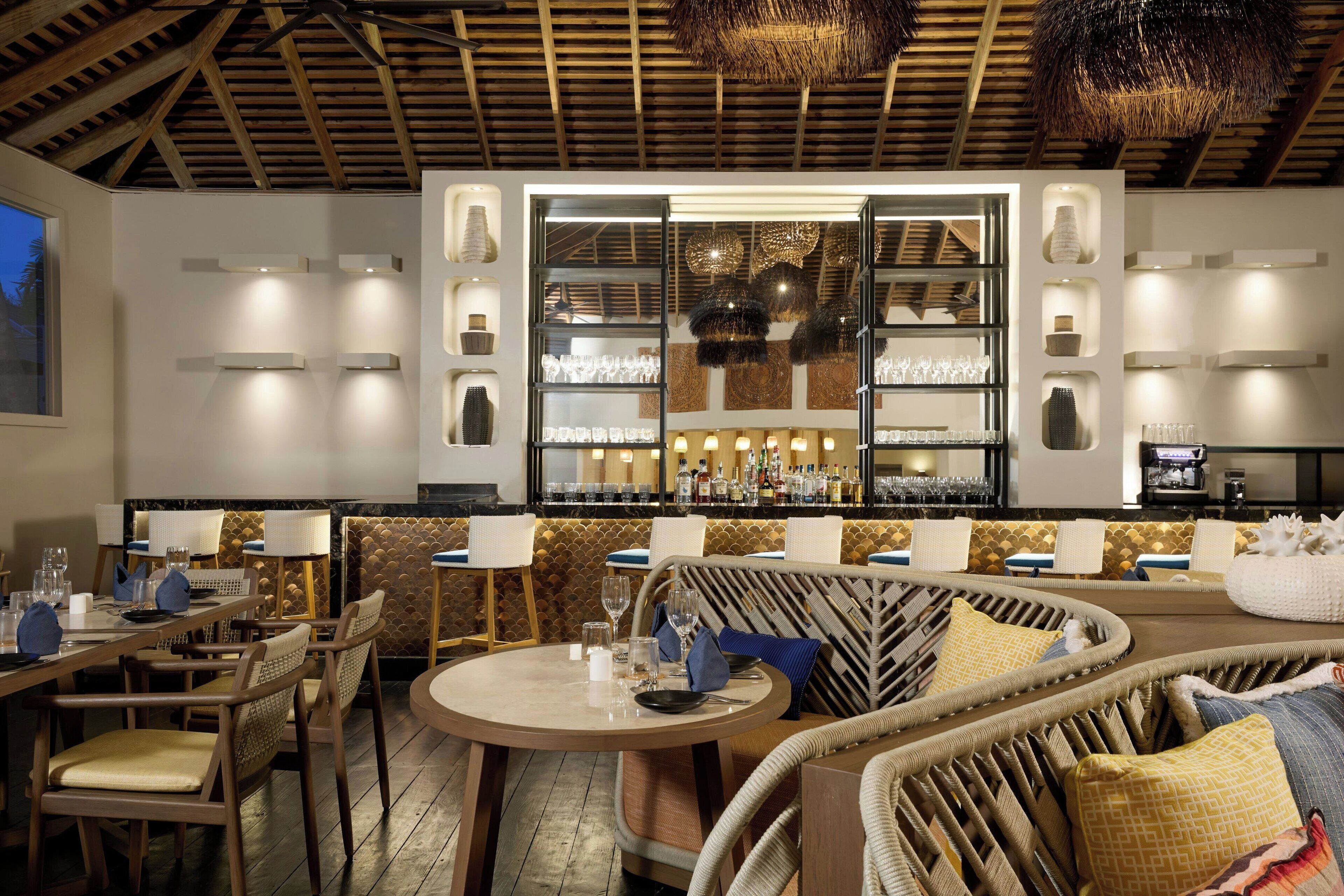 2 bar/lounge