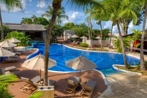 Couples treatment rooms, sauna, hot tub, steam room, body treatments