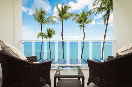 Balcón. Waves Resort & Spa, Barbados, An Autograph Collection® All-Inclusive Resort