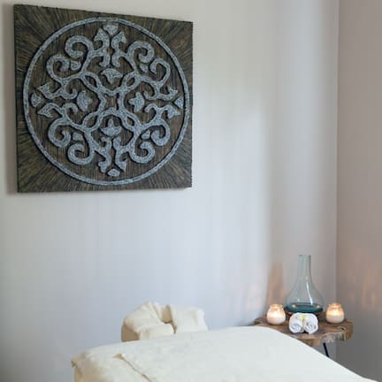Couples treatment room(s), sauna, hot tub, steam room, body treatments