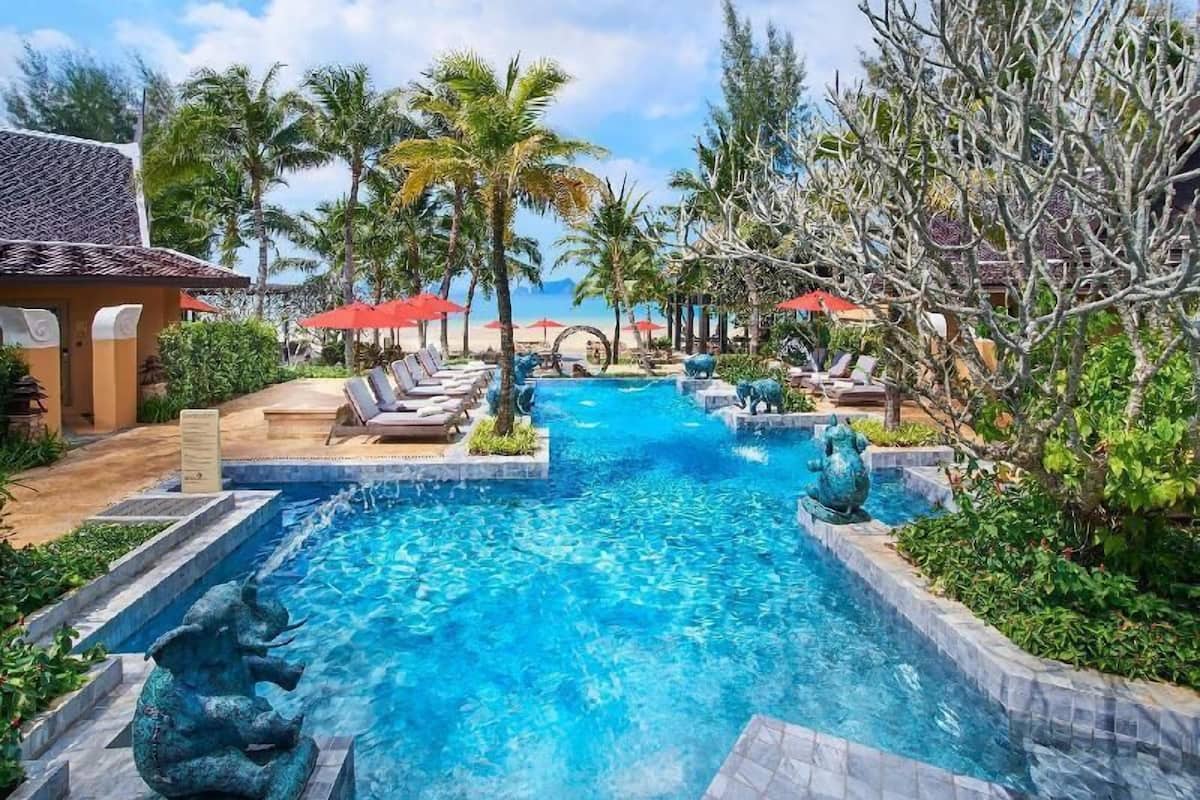 Pool | 2 outdoor pools, pool umbrellas, sun loungers