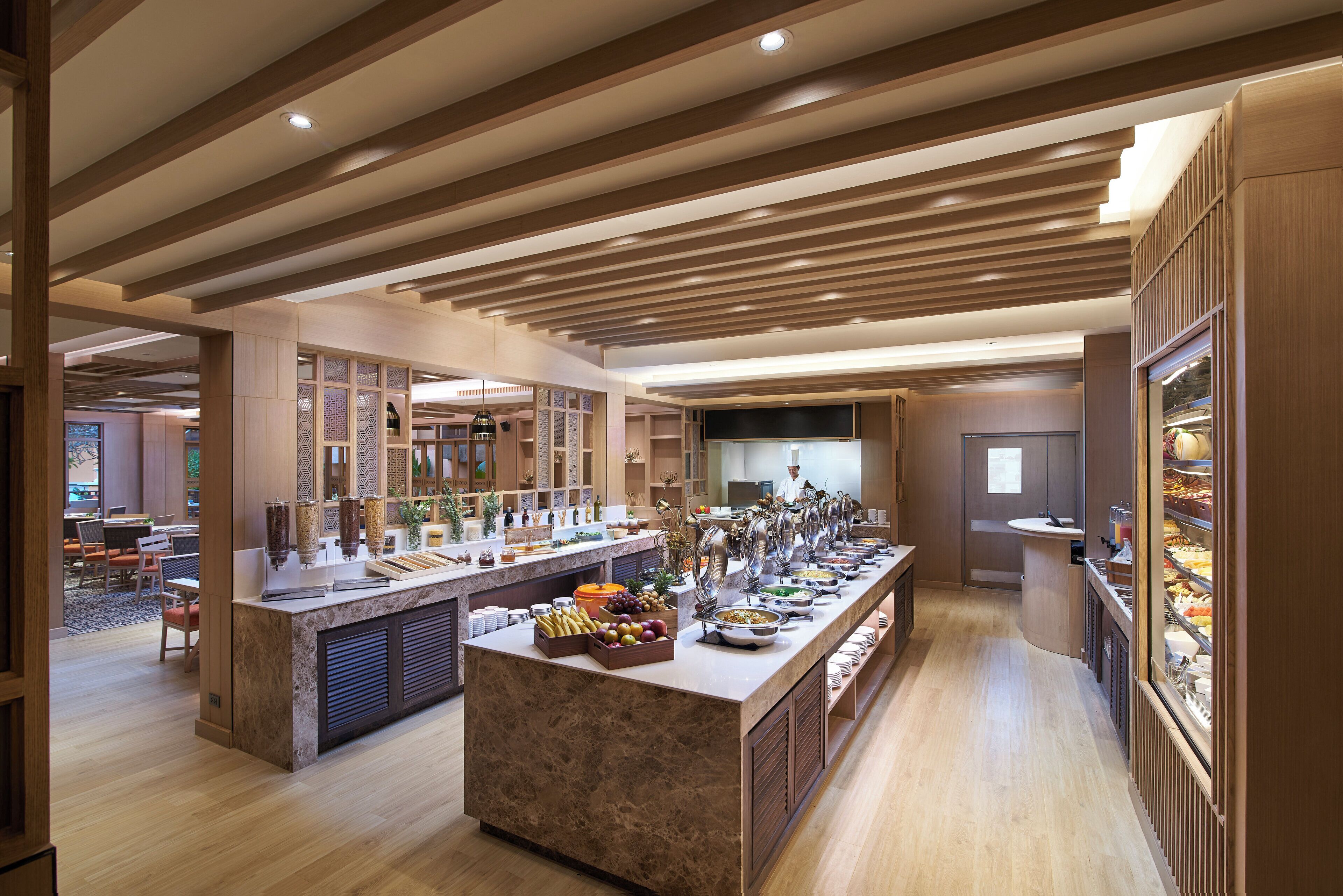 2 restaurants, breakfast, lunch, dinner served; thai cuisine