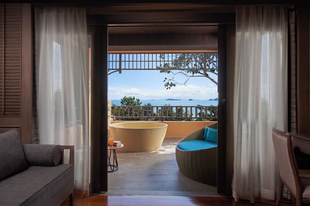 grand deluxe premium room | minibar, in-room safe, laptop workspace, blackout curtains