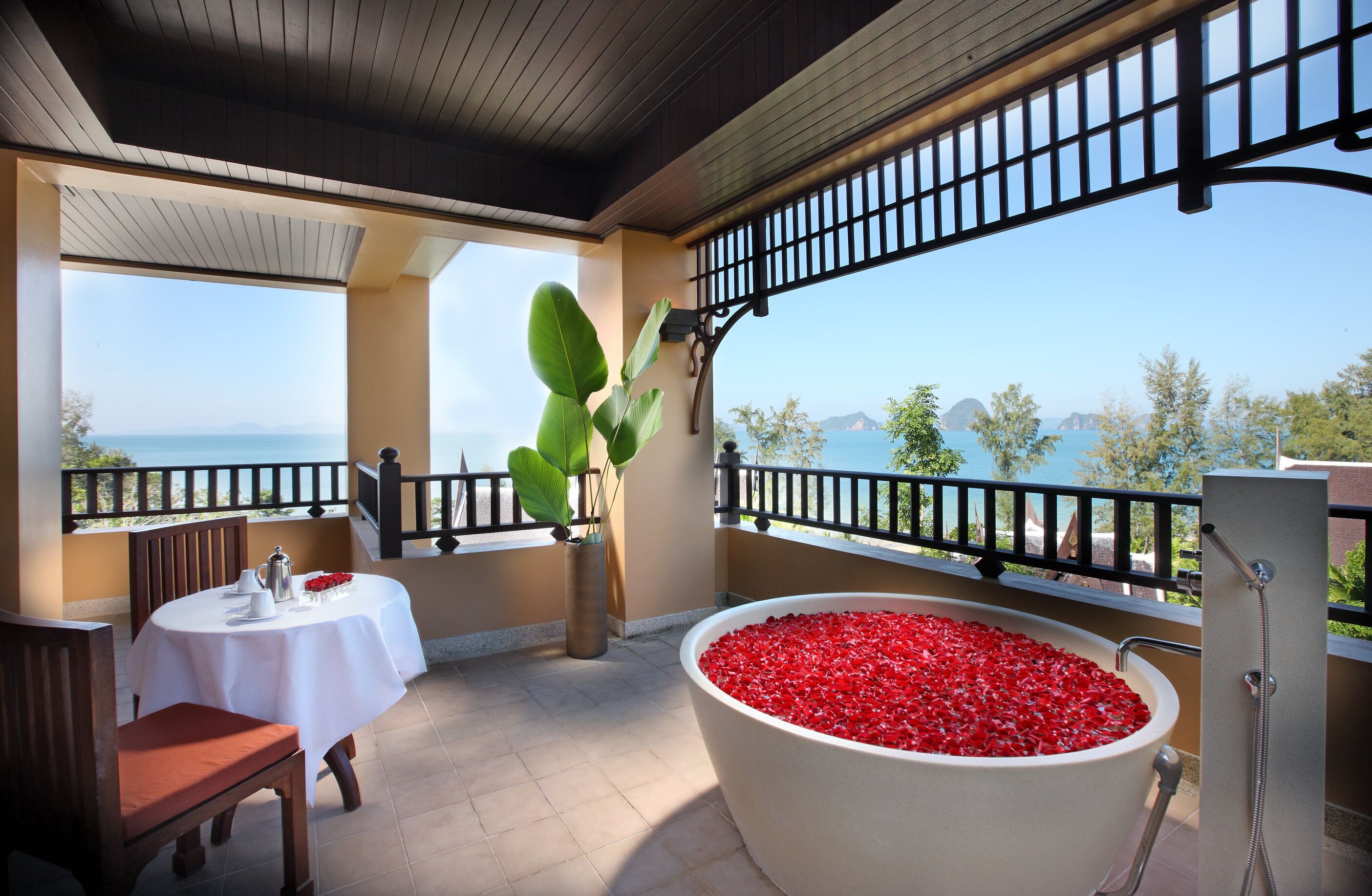 minibar, in-room safe, laptop workspace, blackout curtains