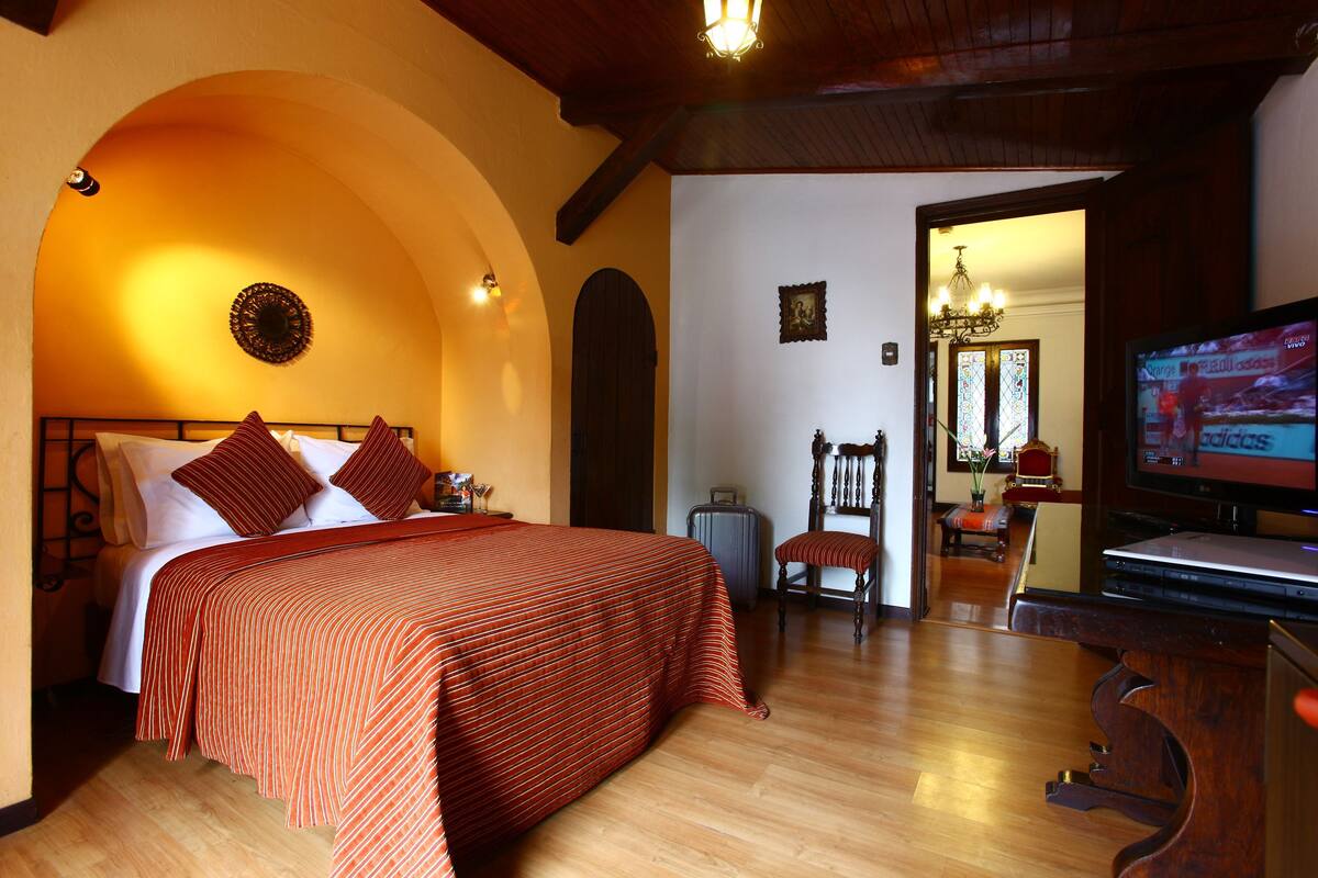 Double Room | In-room safe, WiFi (free)