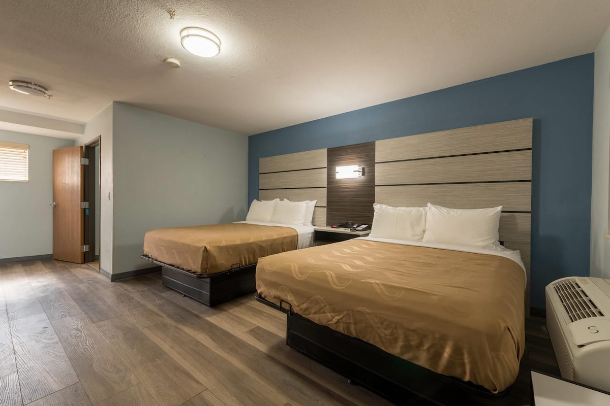 Room, 2 Queen Beds, Accessible, Non Smoking (Pet Friendly, Bathtub)