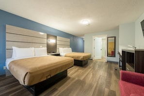 Suite, 2 camas de matrimonio, no fumadores | 1 dormitorio, ropa de cama hipoalergénica, escritorio