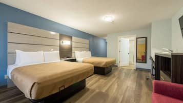 Suite, 2 Queen-Betten, Nichtraucher | 1 Schlafzimmer, Allergikerbettwaren, Schreibtisch