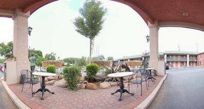 Quality Inn & Suites Manitou Springs at Pikes Peak