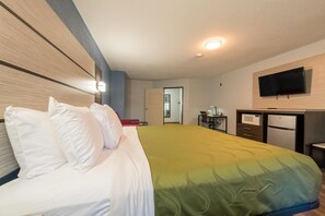 Room, 1 King Bed, Non Smoking | 1 bedroom, hypo-allergenic bedding, desk, laptop workspace