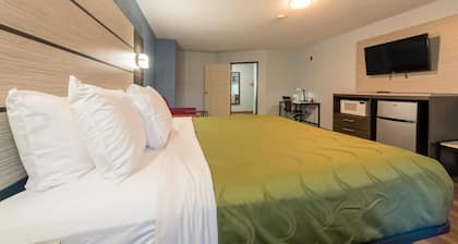 Quality Inn & Suites Manitou Springs at Pikes Peak
