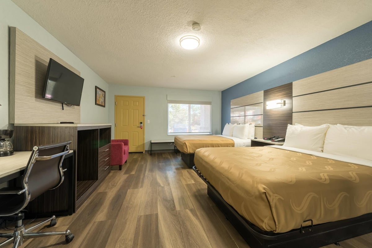 Suite, 2 Queen Beds, Non Smoking