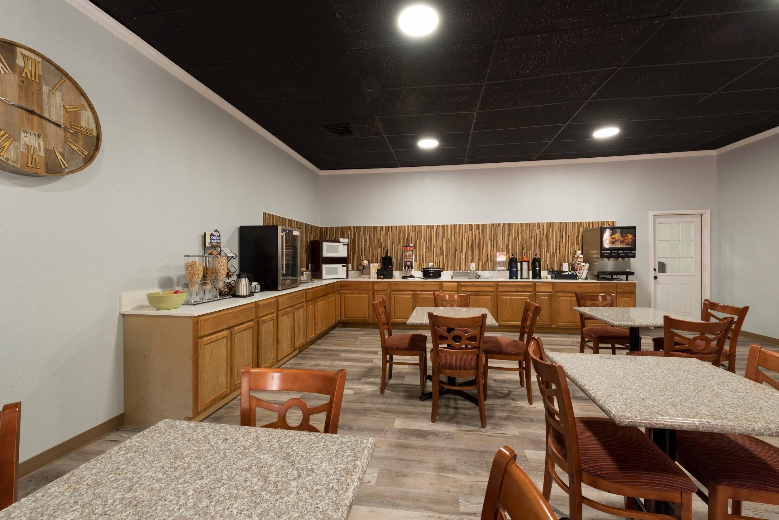 Free daily buffet breakfast