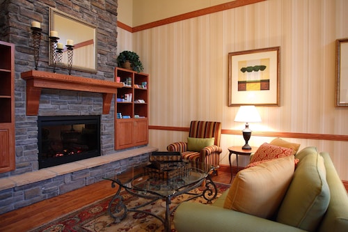 Country Inn & Suites by Radisson, Grand Forks, ND