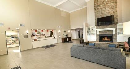 Country Inn & Suites by Radisson, Grand Forks, ND