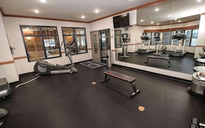 Fitness facility - Country Inn & Suites by Radisson, Grand Forks, ND (Grand Forks)