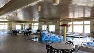 Indoor pool, sun loungers