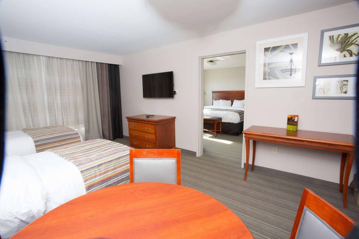 Suite, Multiple Beds, Non Smoking (Extended Stay) | Premium bedding, desk, iron/ironing board, cribs (free)