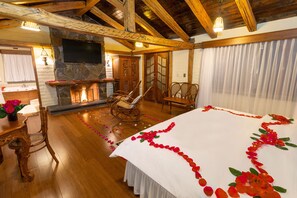 Phòng Suite Junior, bồn tắm thủy lực | 1 phòng ngủ, bộ đồ giường cao cấp, nệm có lớp đệm bông 