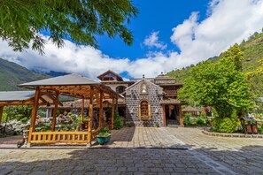 Mặt tiền nơi lưu trú